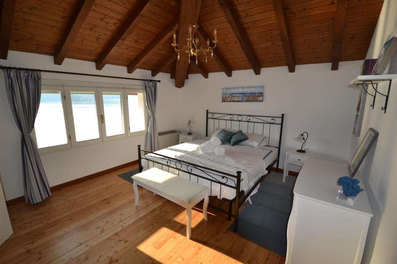 Villa Rina Deluxe And Cottage 포르토 세레시오 외부 사진