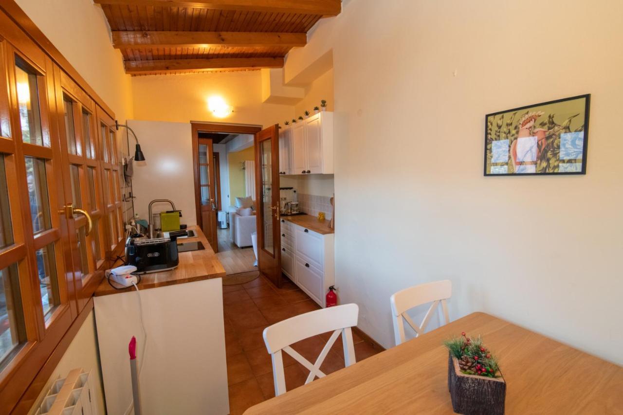 Villa Rina Deluxe And Cottage 포르토 세레시오 외부 사진