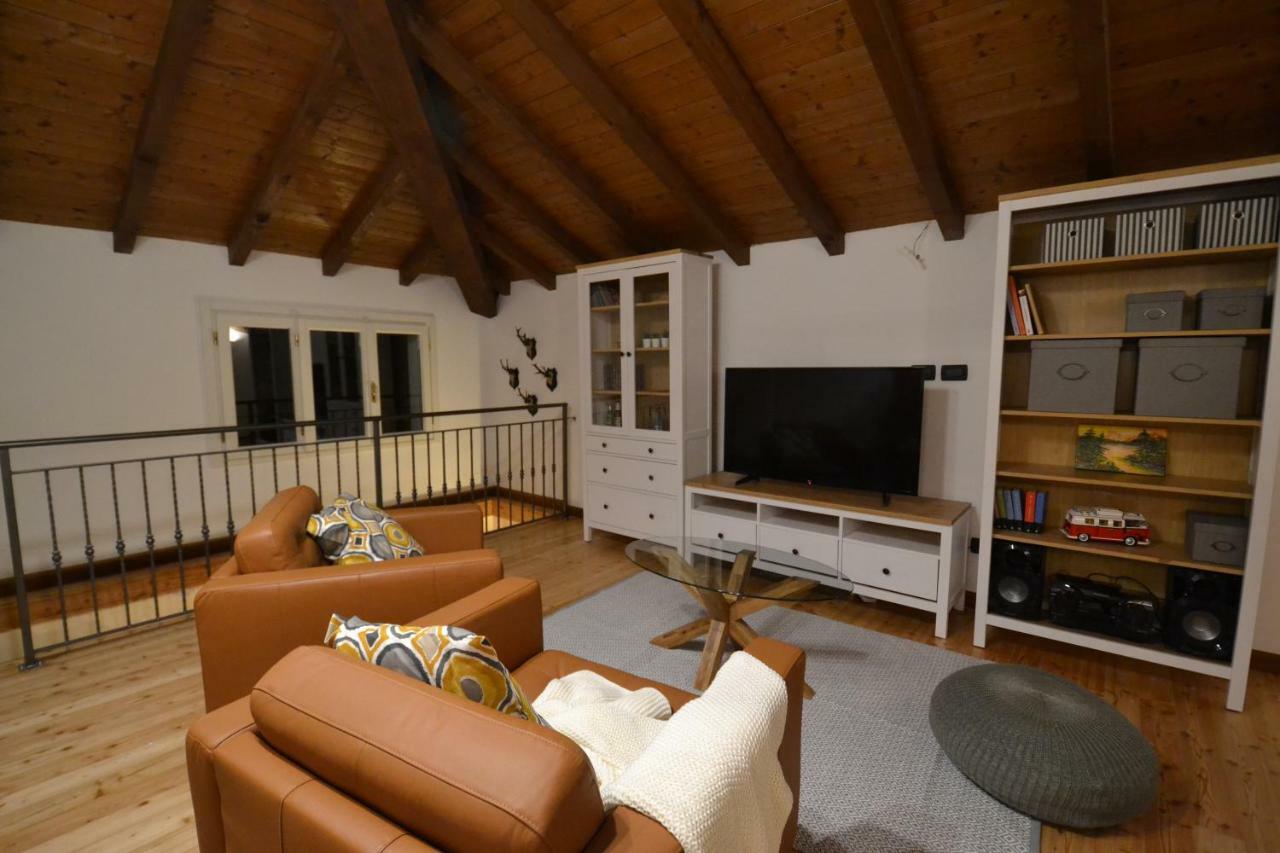 Villa Rina Deluxe And Cottage 포르토 세레시오 외부 사진